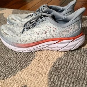 Women’s Hoka Clifton 8D (wide) Running Shoe